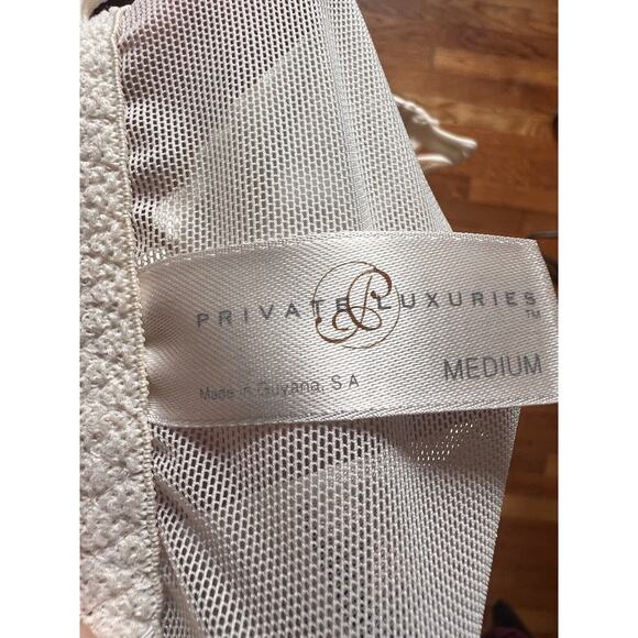 Natori Private Luxuries Cream Lace Bodysuit Size Medium - Picture 5 of 5